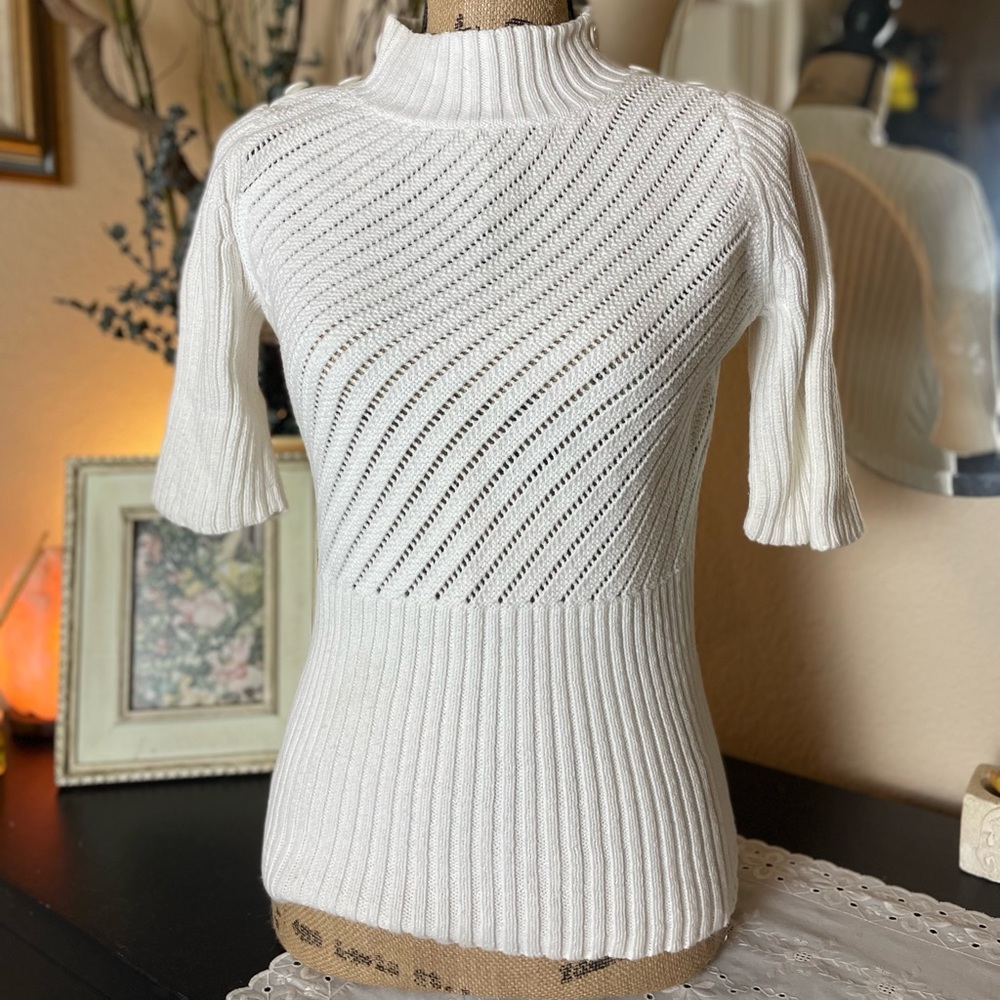White short sleeve sweater